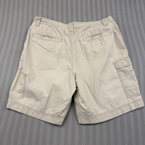 Columbia Shorts Mens 36 Gray Cargo Canvas Pockets  Casual Travel - Picture 3 of 3